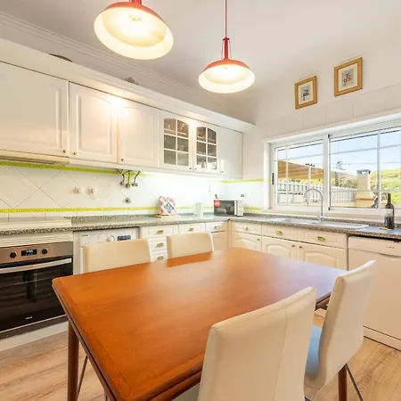 Guestready - A Cozy 2bd And 2bth Apt With A Spacious Terrace